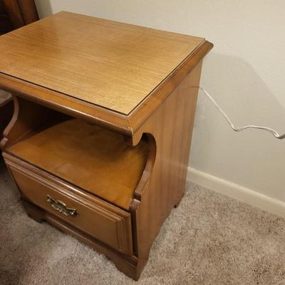 Wood End Table with Radio and Lamp