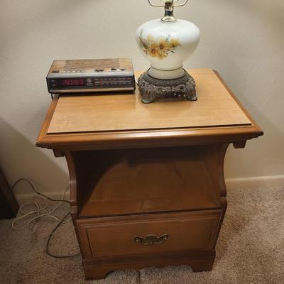 Wood End Table with Radio and Lamp