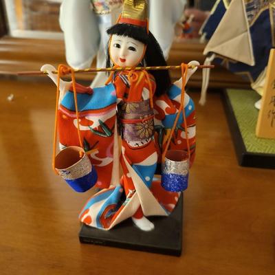 4 Oriental Figerines Lot