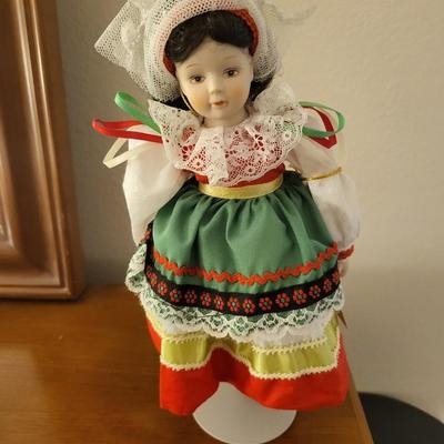 9 Doll Lot