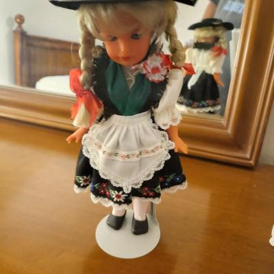 9 Doll Lot