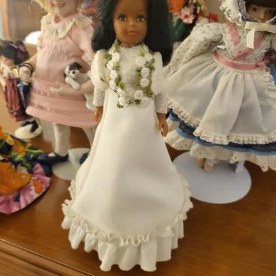 9 Doll Lot