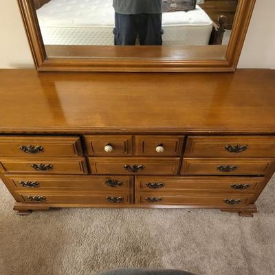 10 Drawer Cabinet with Mirror