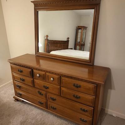 10 Drawer Cabinet with Mirror