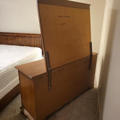 10 Drawer Cabinet with Mirror