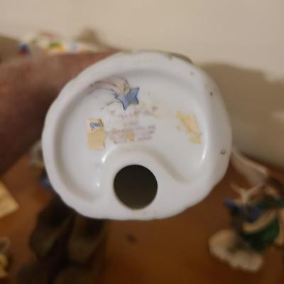 24 Piece Collectable Lot