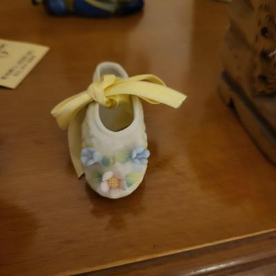 24 Piece Collectable Lot