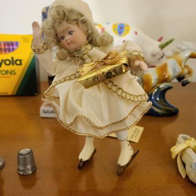 24 Piece Collectable Lot