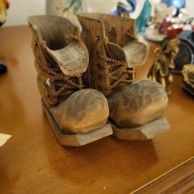 24 Piece Collectable Lot