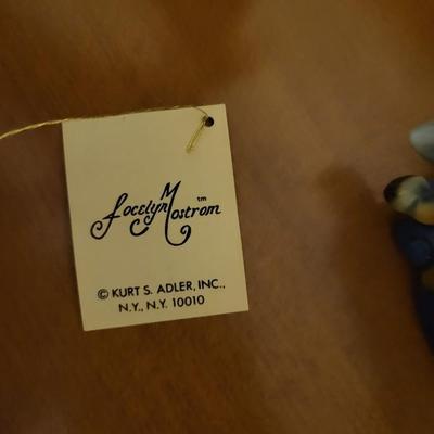 24 Piece Collectable Lot