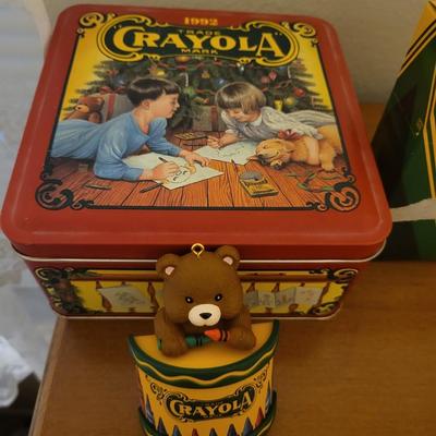 24 Piece Collectable Lot