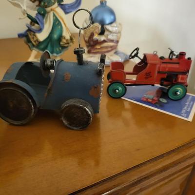 24 Piece Collectable Lot
