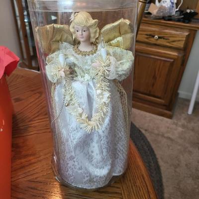 8 Doll Collectable Lot