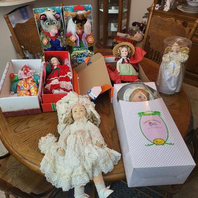 8 Doll Collectable Lot