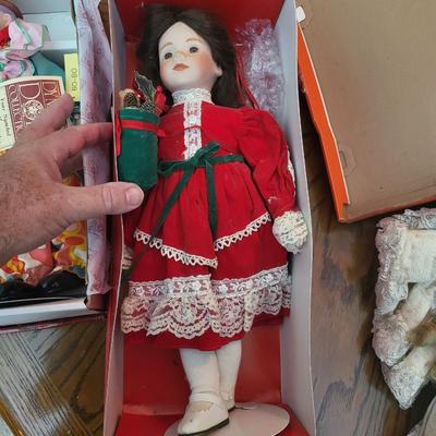 8 Doll Collectable Lot