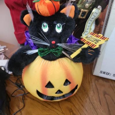 15 Piece Xmas/Halloween Lot