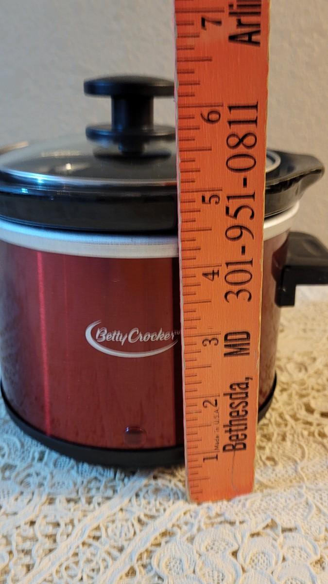 Small Betty Crocker Crock Pot (metallic red)