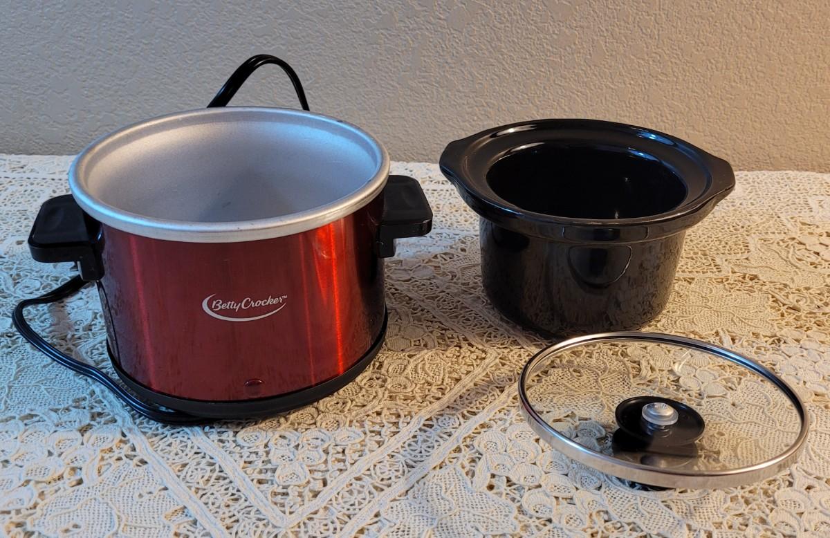 Small Betty Crocker Crock Pot (metallic red)