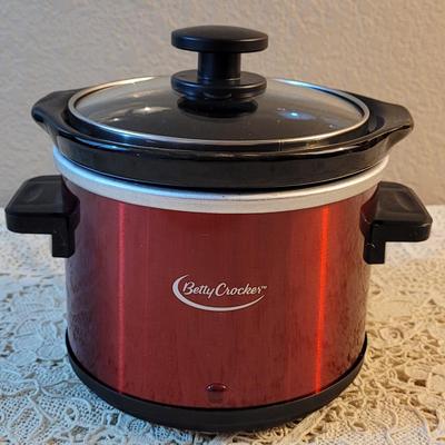 Small Betty Crocker Crock Pot (metallic red)