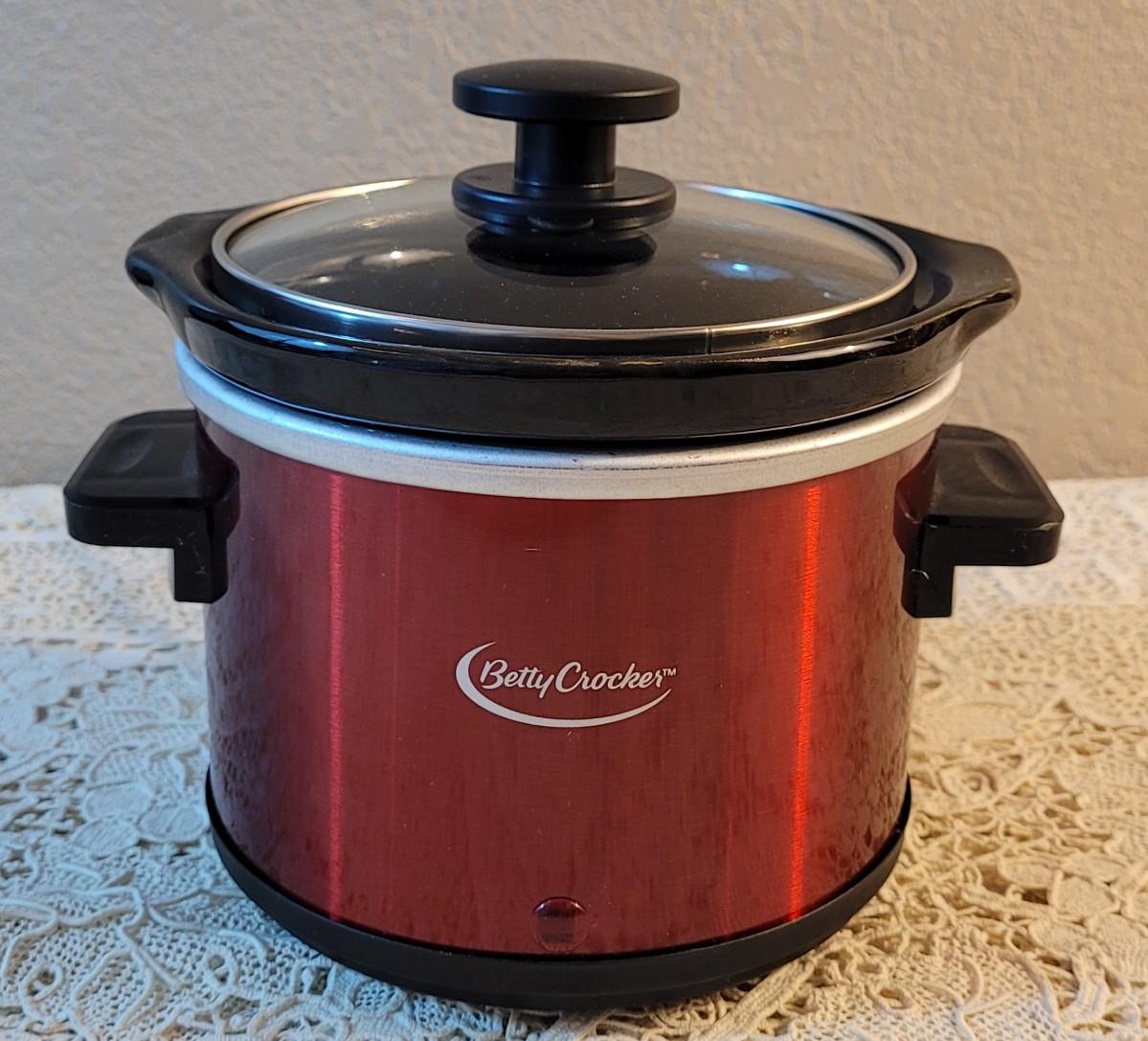 Small Betty Crocker Crock Pot (metallic red)