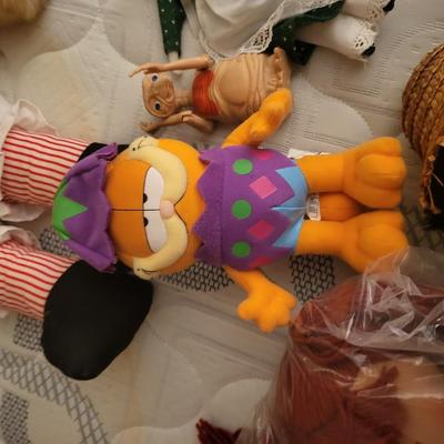 23 Doll Lot