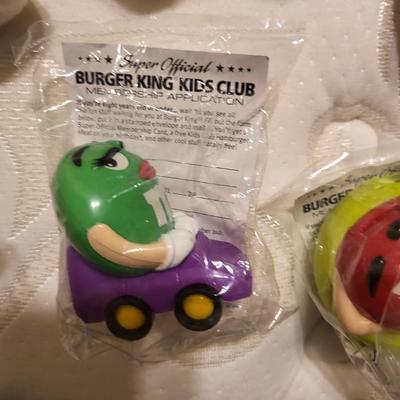 9 Piece Toy Lot