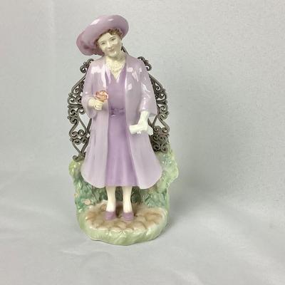 Lot 538 Royal Worchester, Porcelain Figure made in England, Queen Elizabeth, The Queen Mother