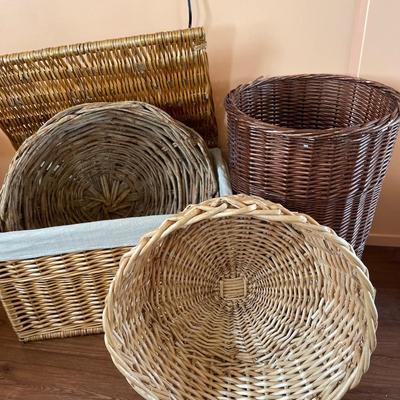 Lot if big baskets