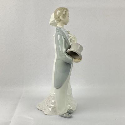 Lot 571 Vintage LLADRO, Porcelain Figurines, made in Spain, 1977, Bride & Groom