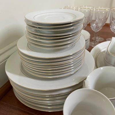 Classic Gold 8 Person 51 Piece Dinner Set Gold Trimmed White Porcelain