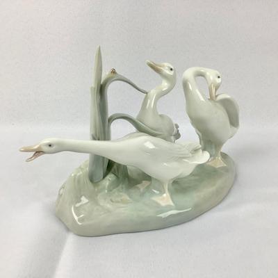 Lot 577 Vintage LLADRO, Retired, Porcelain Figurine, made in Spain, â€œ Group of Three Geese with Snail on Reed â€œ