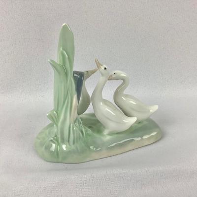 Lot 578 Vintage LLADRO, NAO, Porcelain Figurine, made in Spain, â€œ Geese on Pond â€œ
