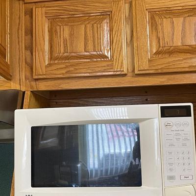 White Westinghouse Microwave