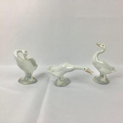 Lot 579 Vintage LLADRO, made in Spain, Set of Three Porcelain Geese/Ducks