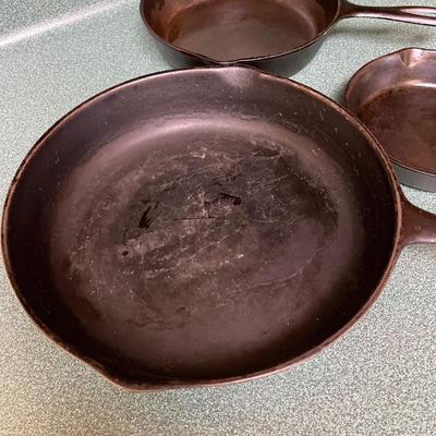 Cast Iron Skillet Lot