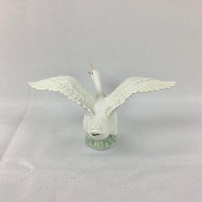 Lot 580 Vintage LLADRO, single 1977 Porcelain Goose/Duck, made in Spain
