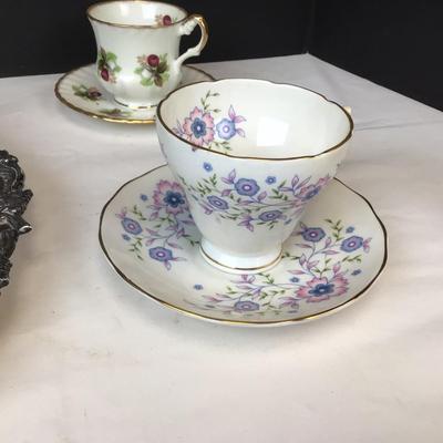 625 Floral Teacup Lot with Tray
