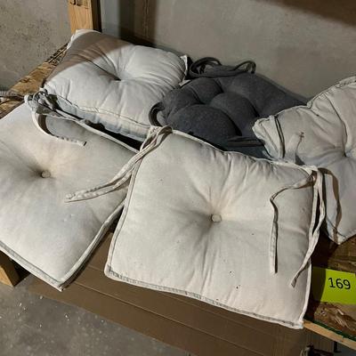 Lot of chair pads
