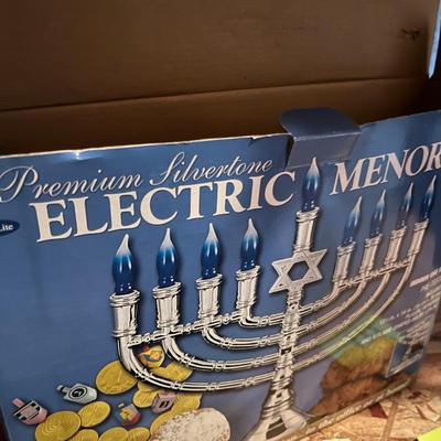 Minorah in box