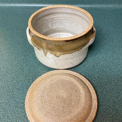 USA Vintage 7â€ Pottery Covered Pot