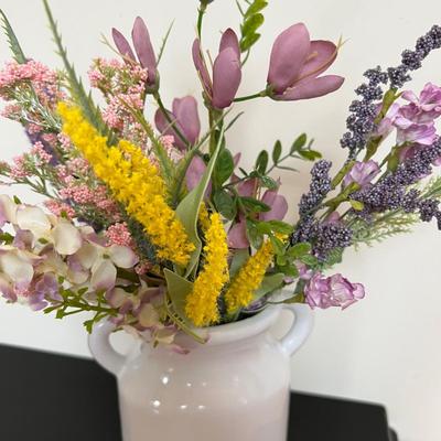 Decorative Dried Flower Vase and Black Floating Shelf