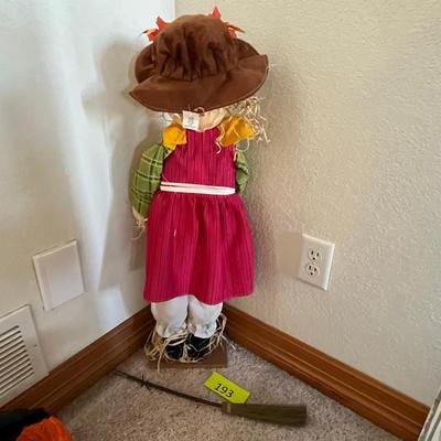 Free Standing Scare Crow