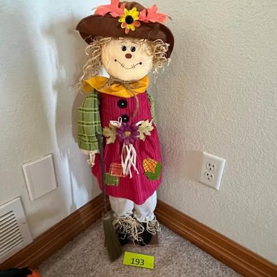 Free Standing Scare Crow