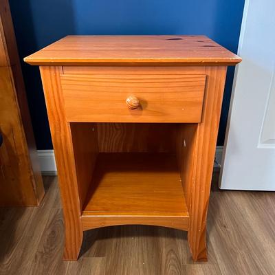 Wooden Night Stand 1 Drawer