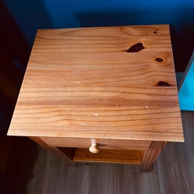 Wooden Night Stand 1 Drawer