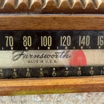 Vintage Farnsworth  table top radio