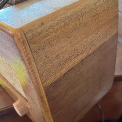 Vintage Farnsworth  table top radio