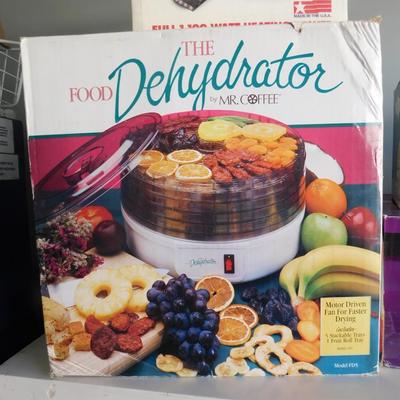 MR. COFFEE FOOD DEHYDRATOR, TOASTMASTER DELI SLICER, ZYLISS CHEESE GRATER, AND CORDLESS JUICER