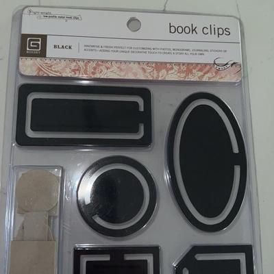 Lot of 2 book clips