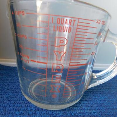 ðŸ˜ƒLARGE MIXING BOWL, SILICON PIE CRUST COVER, LIQUID MEASURING AND DRY CUPS, AND MORE